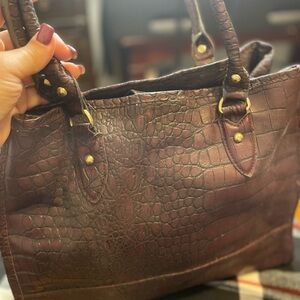 Elegant Brown Crocodile-Embossed Women's Bag